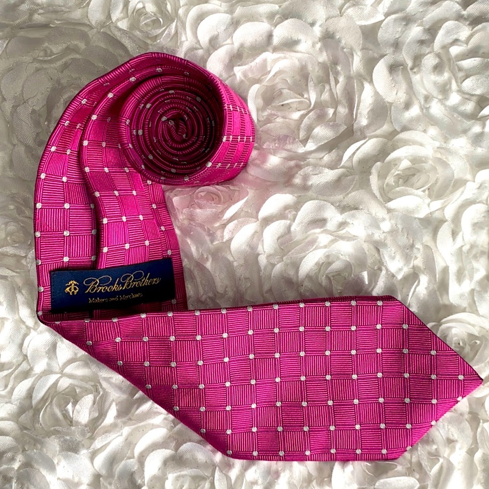 New Brooks Brothers pink silk tie